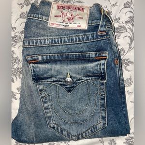 Mens TRUE RELIGION blue jeans. Size 30. Slight stain on True Religion Logo.